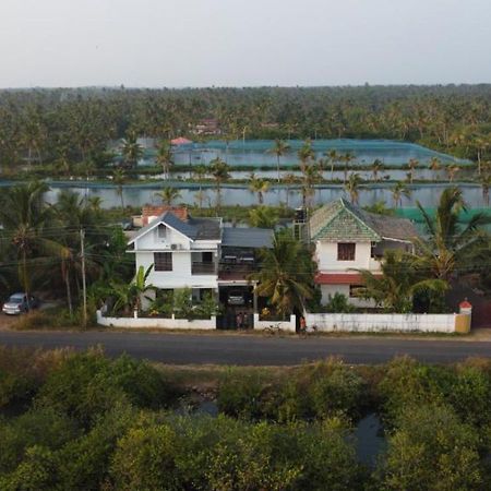 Karma Homestay Mundrothuruth Exteriör bild