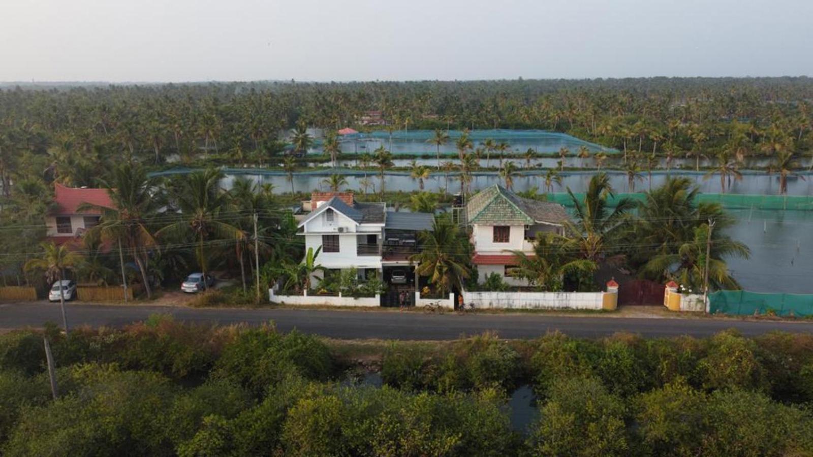 Karma Homestay Mundrothuruth Exteriör bild
